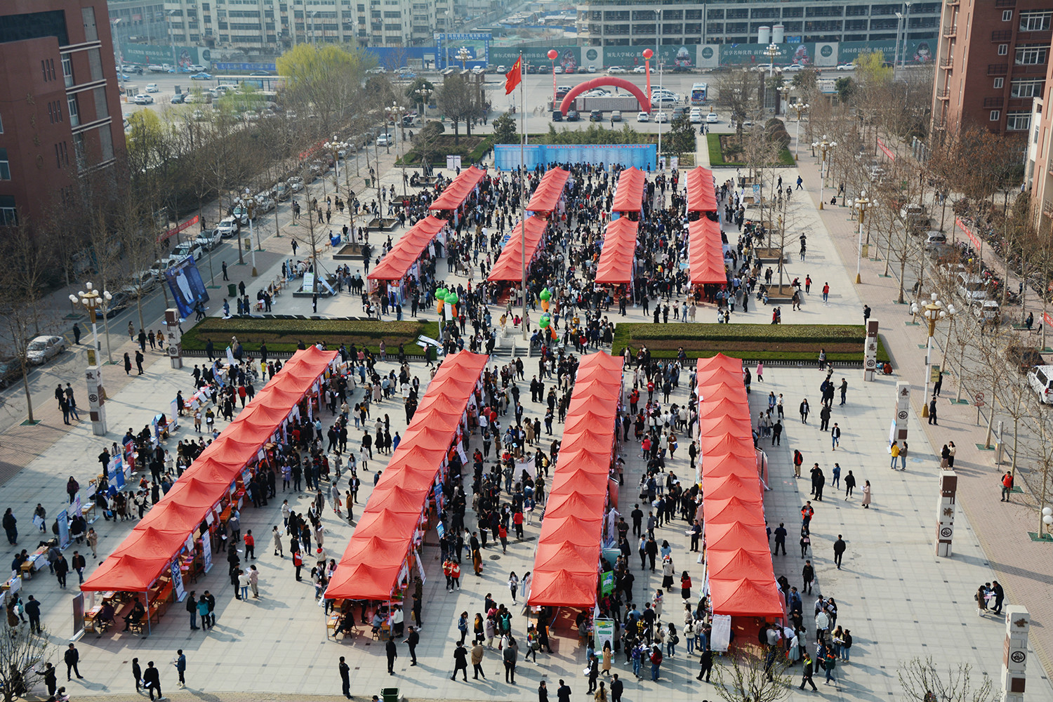 我校成功举办2019届毕业生春季供需双选会