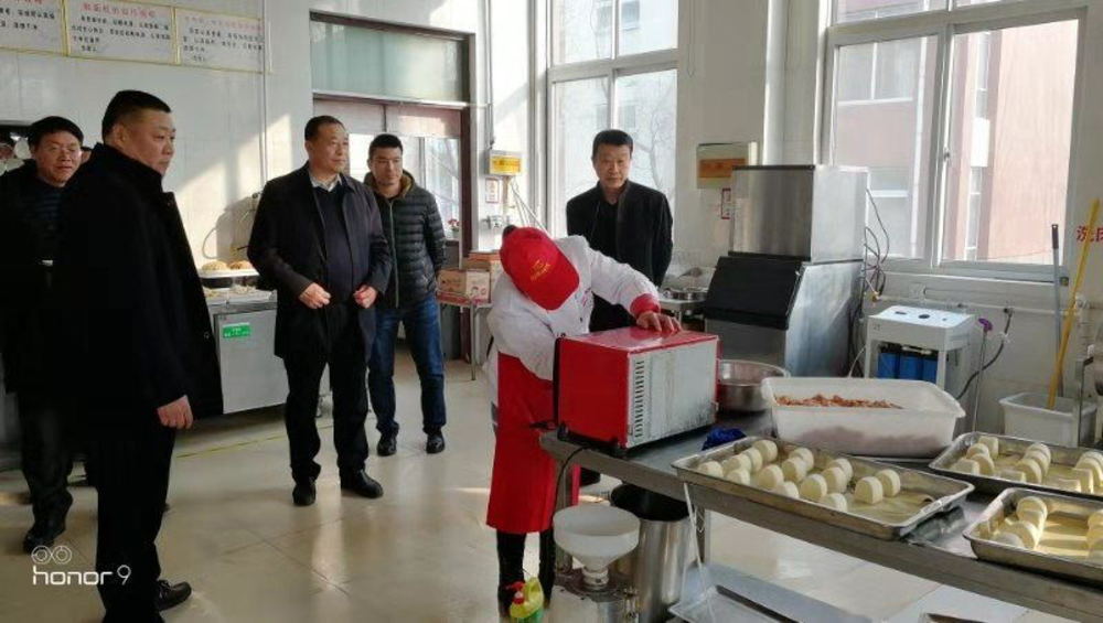 开展学校食堂大检查 保障开学“第一餐”