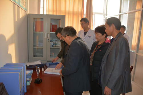 省医务工会考察我校“杨朝忠创新工作室”创建情况及督导“査、保、促”活动