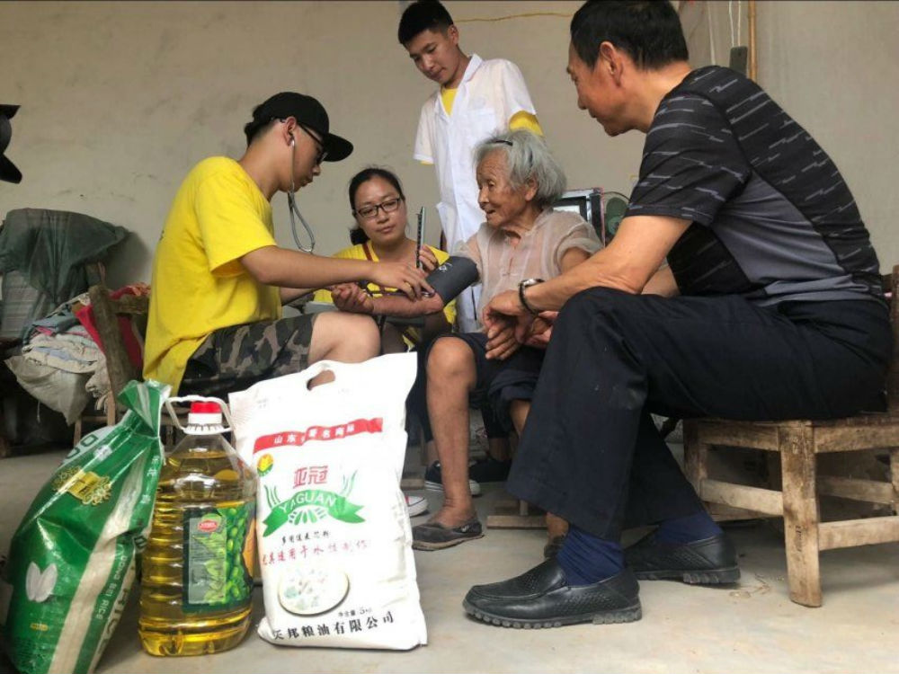 我校小留承医志愿者服务队荣获2018年全国暑期“三下乡”社会实践活动优秀团队