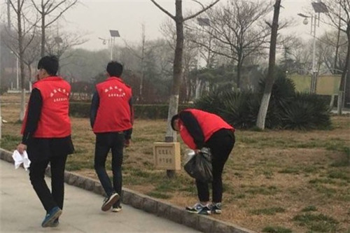 菏泽医专志愿者积极开展“3.5学雷锋”主题系列活动