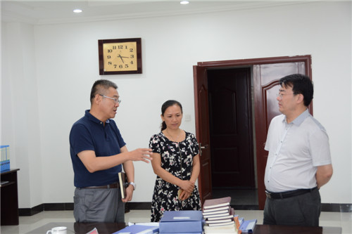 省卫计委督查组来我校调研督导“两学一做”学习教育开展情况