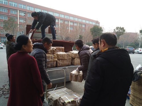 我校图书馆为退休老干部建设图书资料室