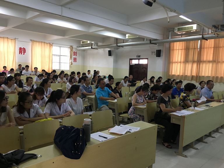 我校举行青年教师指导性授课活动