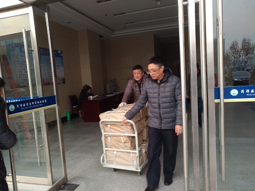 我校图书馆为退休老干部建设图书资料室