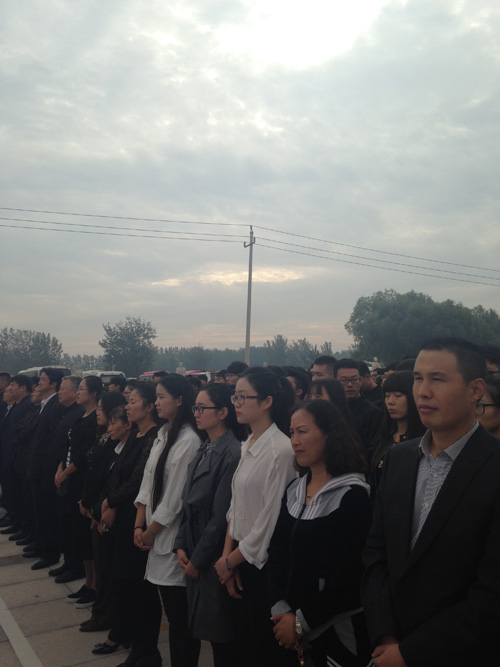 我校师生代表参加菏泽市烈士纪念日公祭活动