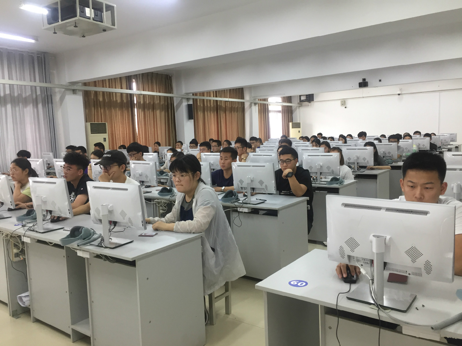 我校举办2019年度党员发展对象集中培训班