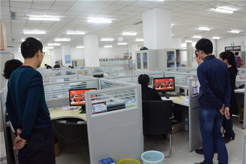 我校认真组织收听收看纪念红军长征胜利80周年大会实况