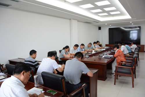 我校党委中心组集中学习山东省第十一次党代会精神