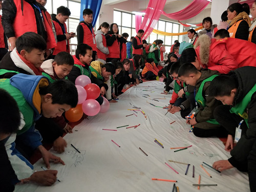 我校护理系志愿服务队开展公益活动