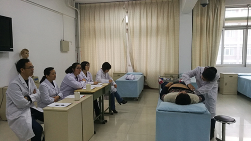 菏泽医专临床技能实验教学中心举行基本技能考核