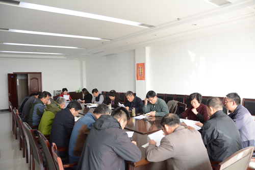 我校党委中心组集中学习党的十八届六中全会精神