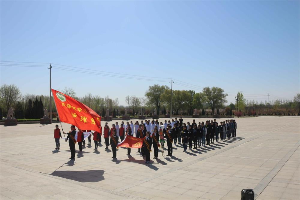 我校护理系党总支开展“缅怀革命先烈，弘扬爱国精神”活动