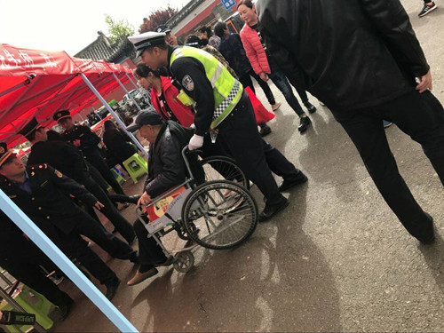 我校萌芽志愿者服务队为牡丹文化旅游节添光彩