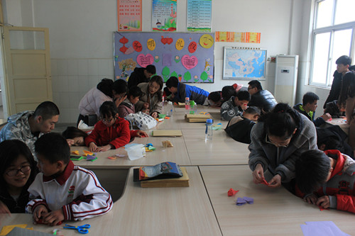 我校基础医学部开展“手拉手，温暖行”爱心公益活动