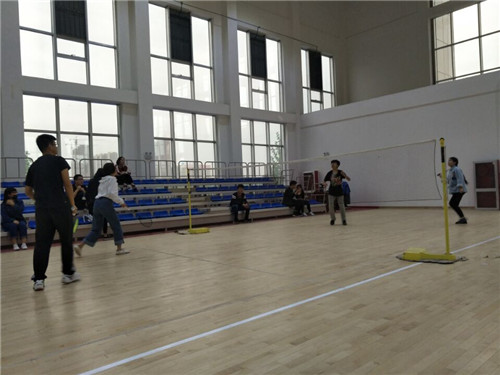 我校临床医学系举办第二届“激情青春，羽你同在”羽毛球比赛