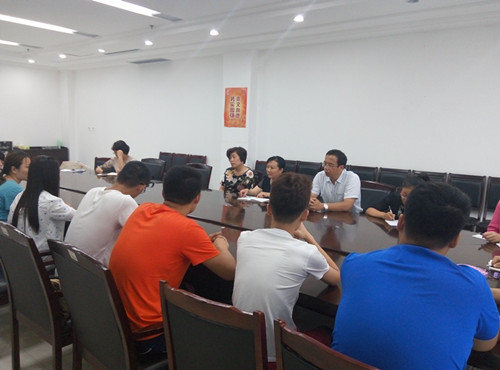 临床医学系召开新课程学生座谈会