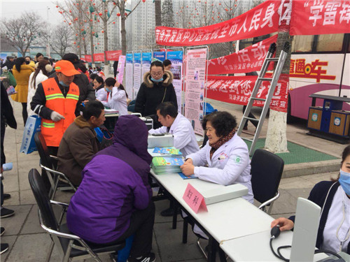 我校附院与菏泽市妇联共同举办“学雷锋、庆三八”大型义诊活动