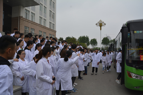 我校2016级学生开始临床见习