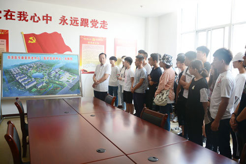 我校学生到附属医院护养中心开展志愿服务活动