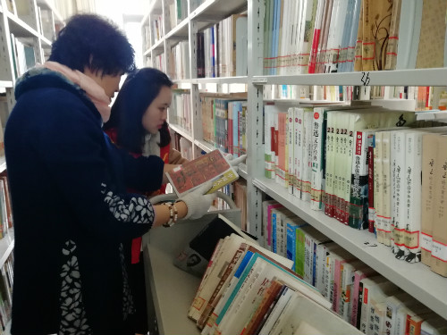 我校药学系开展“留下书香，带走灰尘”志愿服务活动