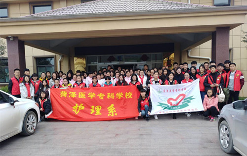 我校护理系开展“感恩你我 用心传递”活动