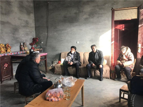 我校开展2018寒假“送爱回家”家访活动