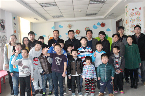 我校财务处到菏泽市儿童福利院进行“献爱心，送温暖”活动