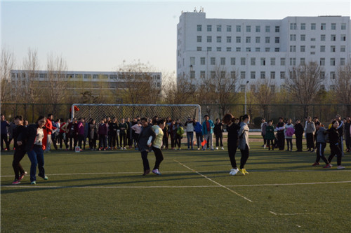 菏泽医专举行“庆三八”女教职工趣味运动会