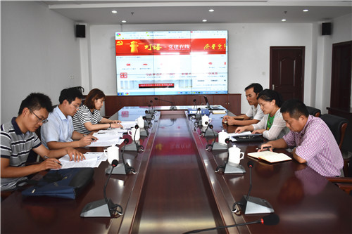 菏泽市市委组织部远教中心徐西陇主任一行到我校开展“灯塔-党建在线”专项督导检查