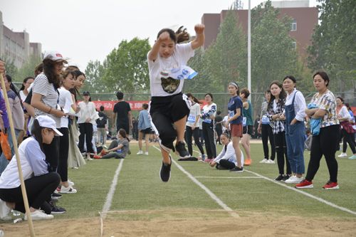我校2018年春季运动会开幕