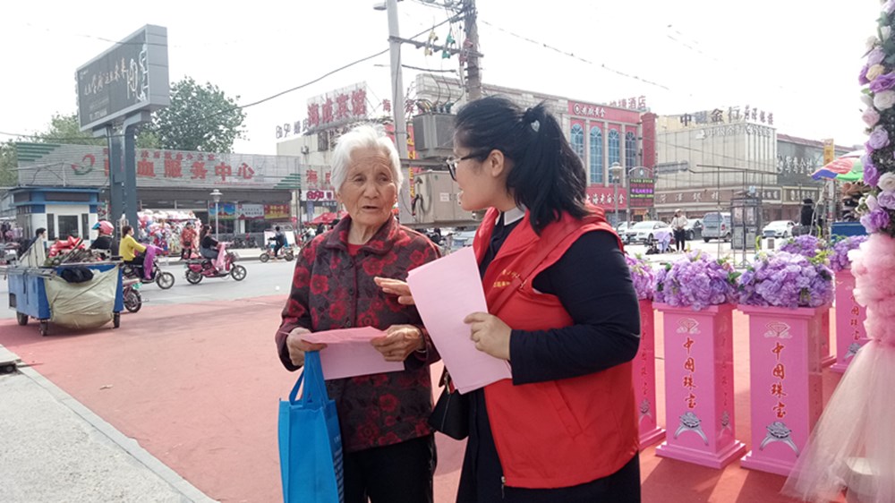 我校开展“健康饮食，美食美刻”健康知识宣讲志愿活动