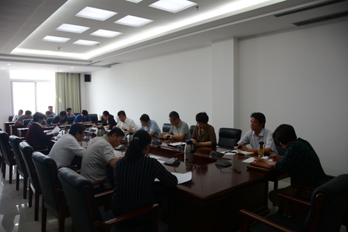 我校党委中心组开展集中学习