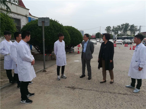校领导到菏泽市定陶区人民医院调研并看望临床见习学生