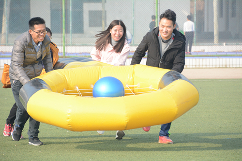 我校举办首届教职工趣味运动会