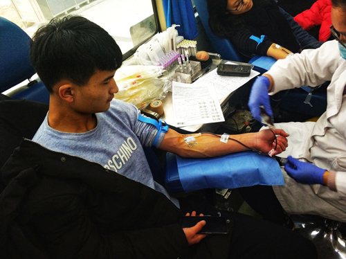 我校举办义务献血活动