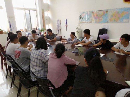 我校临床医学系召开2018级新生座谈会