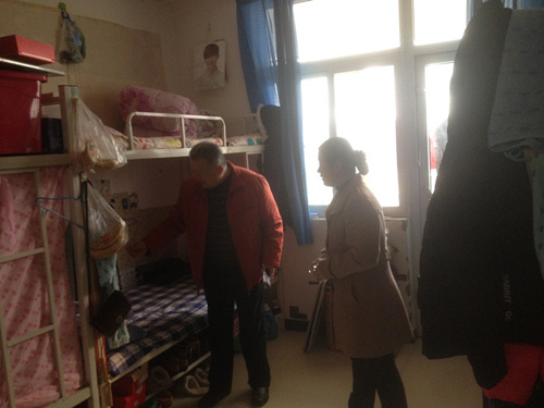 我校开展宿舍安全卫生检查活动