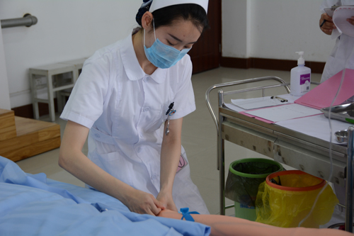 我校成功举办第十三届护理技能操作大赛