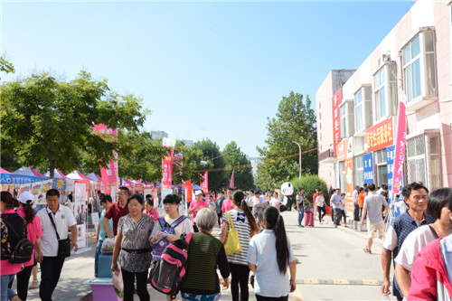 我校迎来2016级新生入学报到