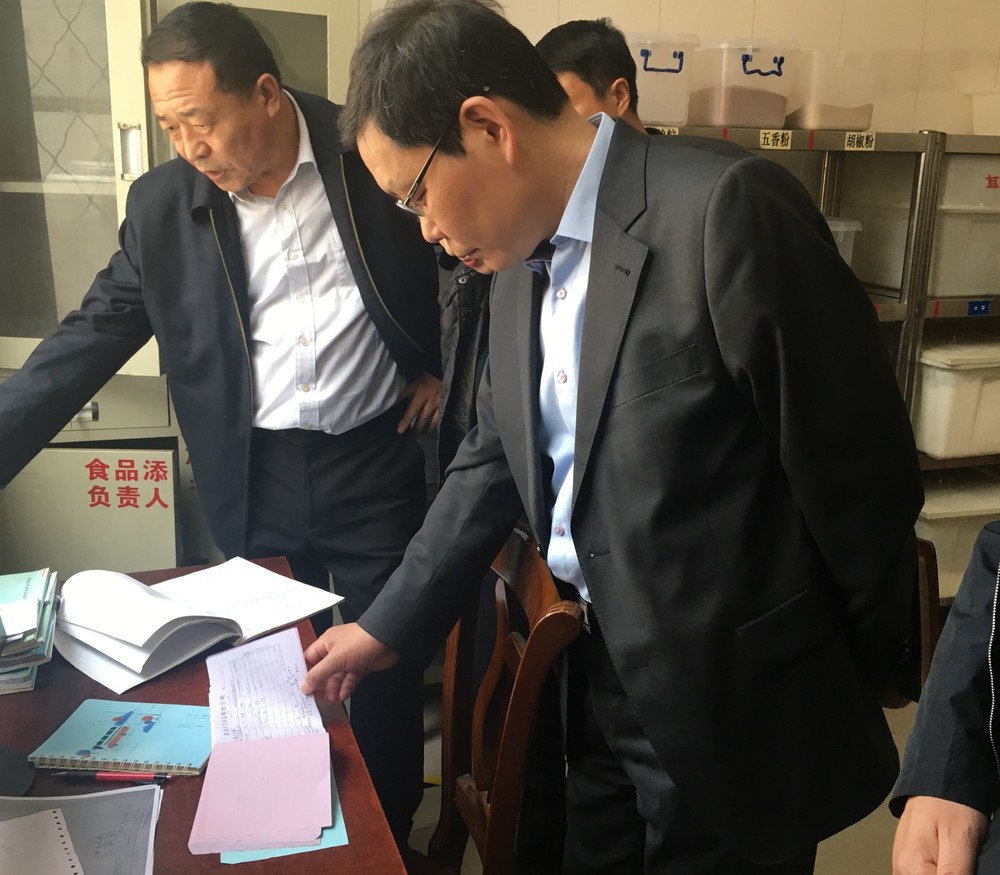 我校开展食品安全风险隐患排查工作