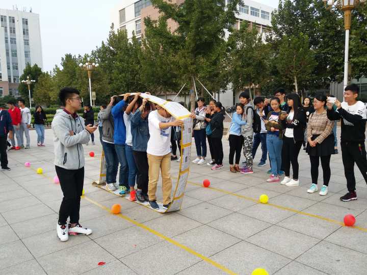 护理系成功举办新生秋季趣味运动会