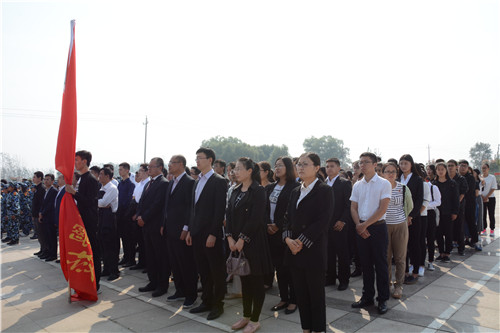 我校师生代表参加菏泽市烈士公祭活动