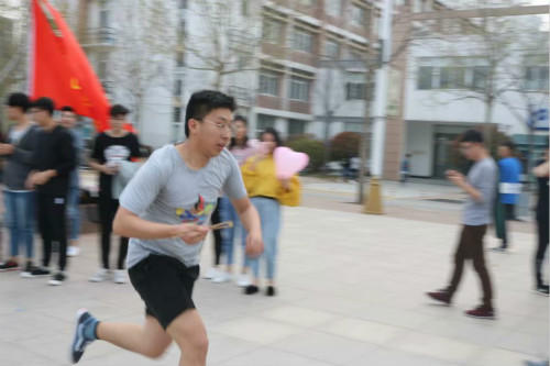 我校医学技术系举行第二届趣味运动会