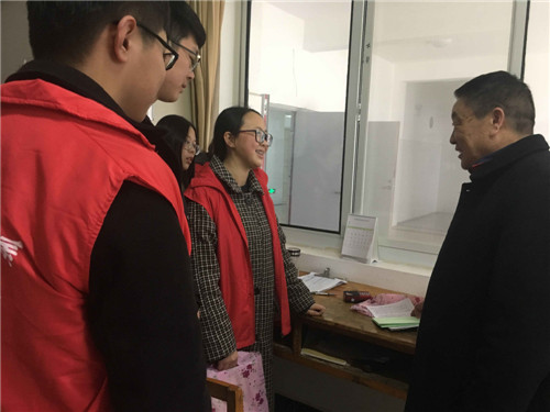 我校临床医学系举办“致宿管老师的一封信”活动