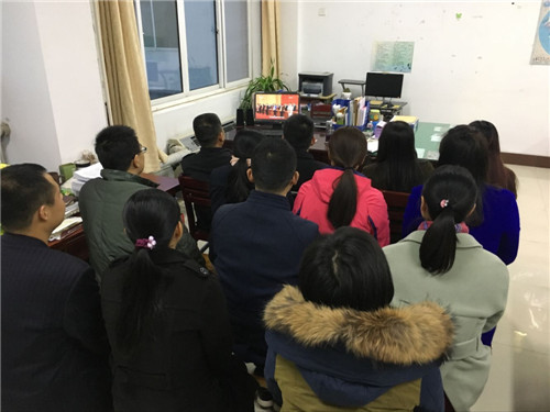 我校组织观看《榜样》专题节目