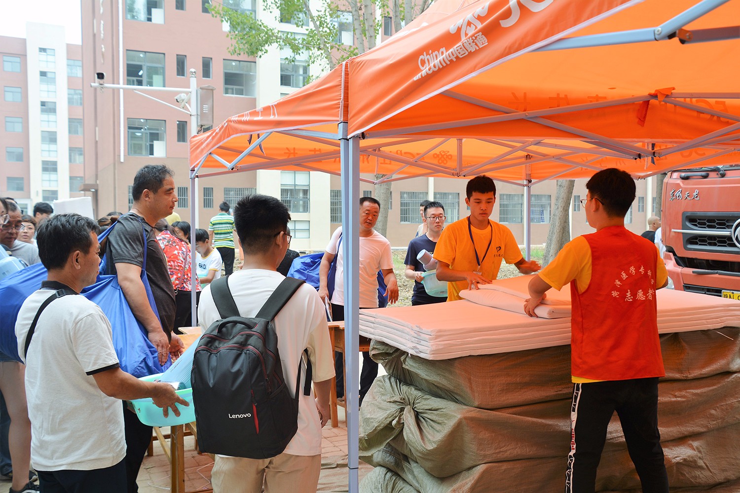 我校喜迎2019级新生入学报到