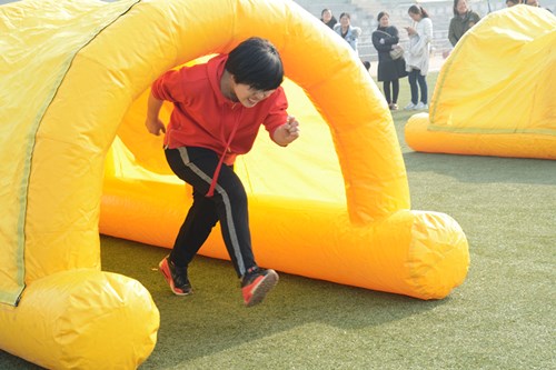 我校举办首届教职工趣味运动会