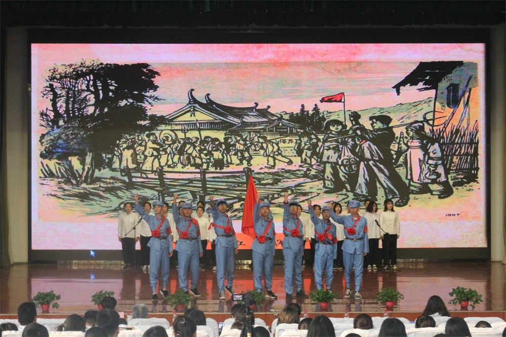 回忆革命岁月 传承红色文化——我校护理系党总支举办红色传承音乐会