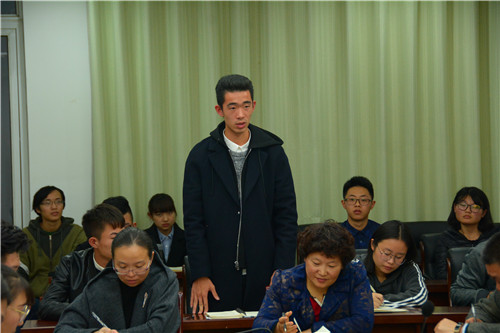 我校学生处举办2017级新生座谈会